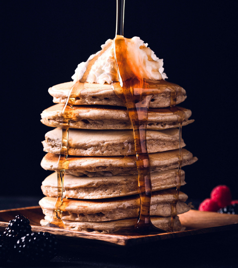 Pancakes mit Ahornsirup